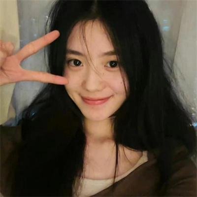 红衣小女孩